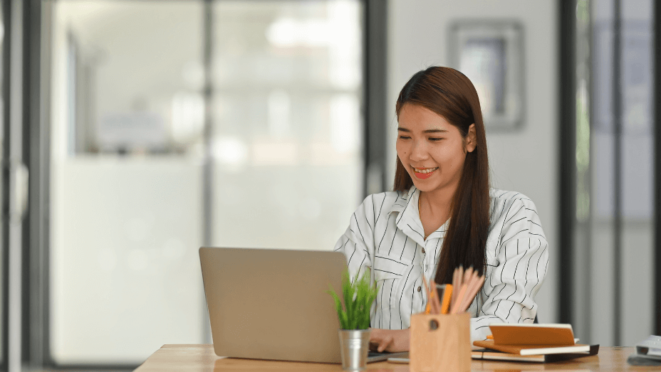 woman working on laptop