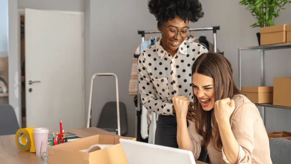 Employee experience management in hybrid workplace